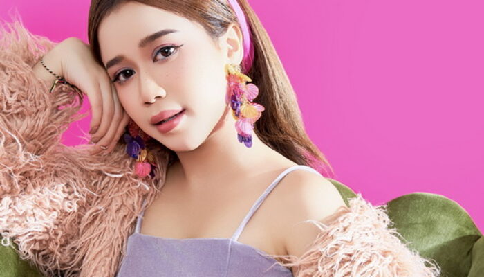 Penyanyi Cantik Brisia Jodie Rilis Nomor “Kisah Baru Orang Lama”