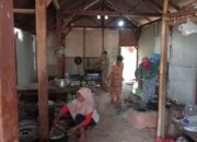 Dapur Warga Menjadi Sasaran Memasak Untuk Anggota Satgas TMMD 126 Kodim Pacitan