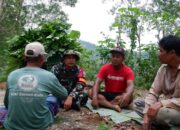 Dansatgas TMMD 126 Kodim Pacitan Bercengkrama dengan Warga Desa Petungsinarang