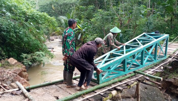 Sinergi TNI dan Masyarakat, Dalam Percepatan Pembangunan Jembatan Perintis Garuda Di Pacitan
