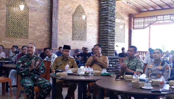 Jalin Hubungan, Forkopimda dan Forum Pewarta Pacitan Adakan Halal Bihalal