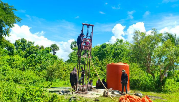 Demi Air, Ternak Poliwu Menempuh Jarak Jauh, TMMD ke-128 Turun Tangan